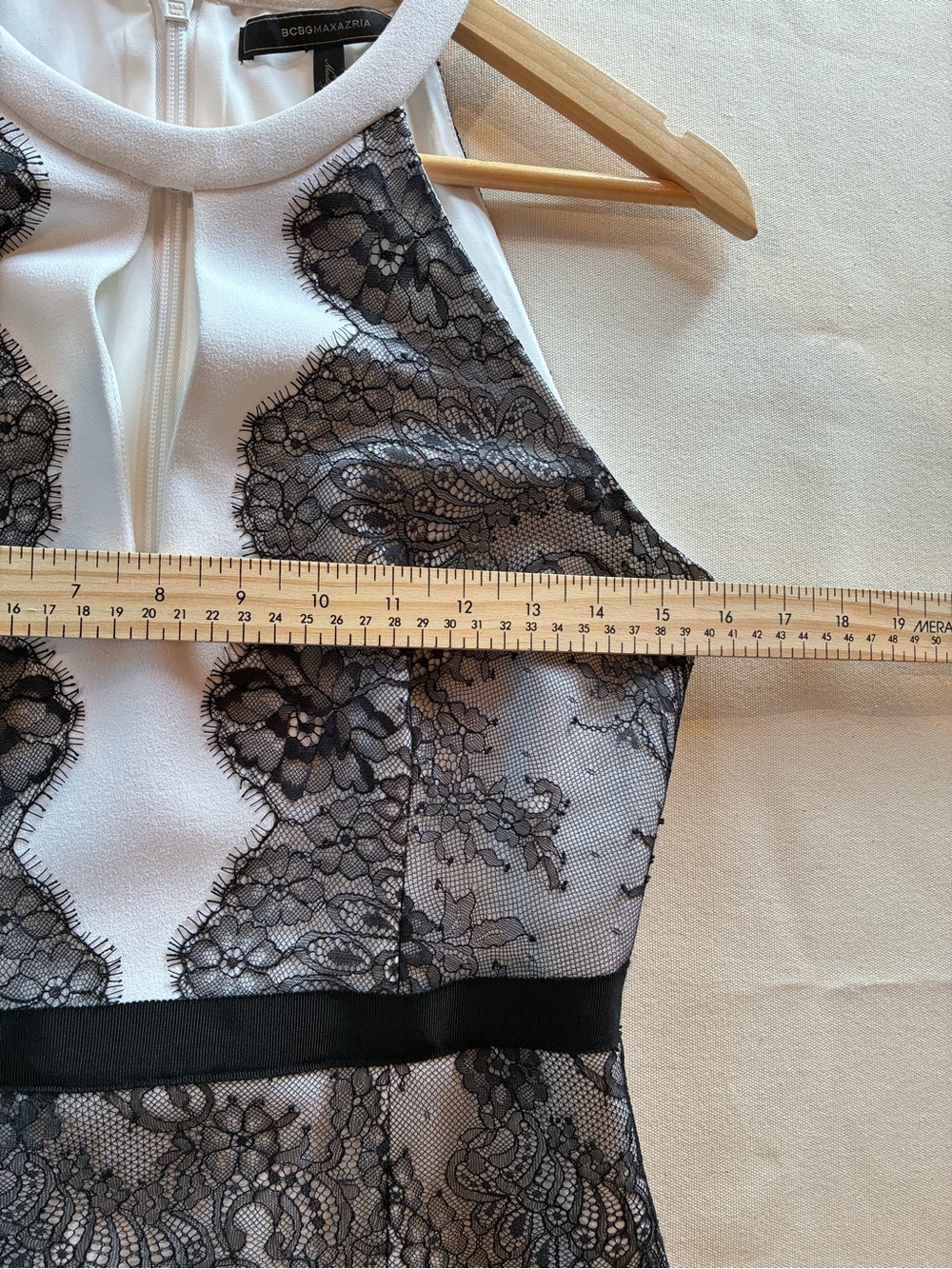 NWT BCBGMaxAzria Georgianna Lace Bicolour Halter Maxi Gown 4 - Picture 9 of 16